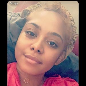 Meet your Posher, Candace